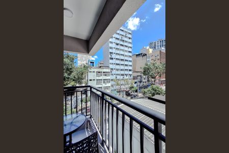 Varanda de kitnet/studio para alugar com 1 quarto, 26m² em Liberdade, São Paulo