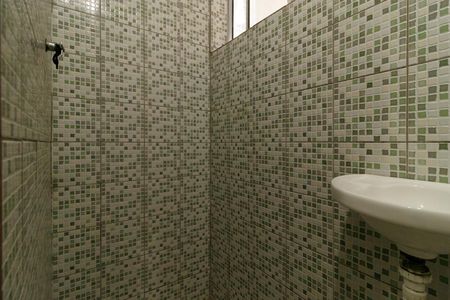 Banheiro de casa para alugar com 1 quarto, 40m² em Vila Maria Alta, São Paulo