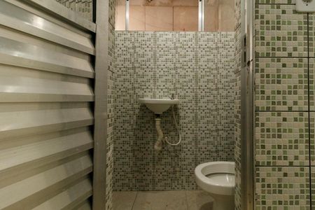 Banheiro de casa para alugar com 1 quarto, 40m² em Vila Maria Alta, São Paulo