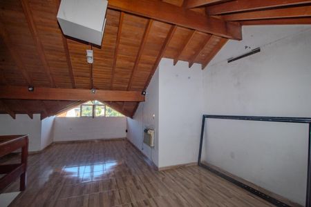 Casa à venda com 158m², 3 quartos e 2 vagasQuarto 3/sótão