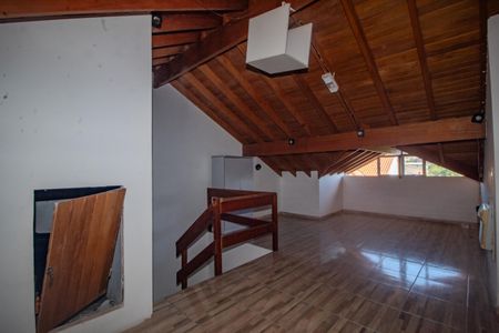 Casa à venda com 158m², 3 quartos e 2 vagasQuarto 3/sótão