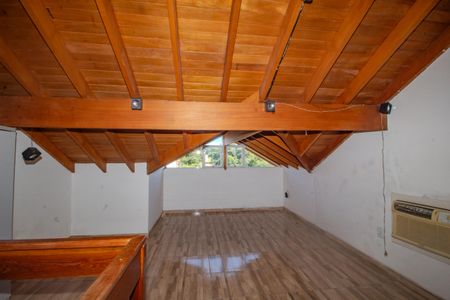 Casa à venda com 158m², 3 quartos e 2 vagasQuarto 3/sótão