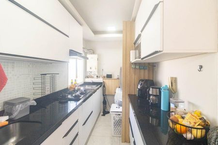 Cozinha  de apartamento para alugar com 3 quartos, 69m² em Humaitá, Porto Alegre