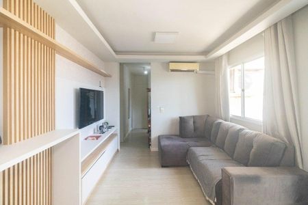 Sala  de apartamento para alugar com 3 quartos, 69m² em Humaitá, Porto Alegre