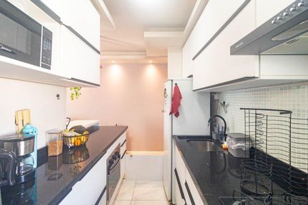 Cozinha  de apartamento para alugar com 3 quartos, 69m² em Humaitá, Porto Alegre