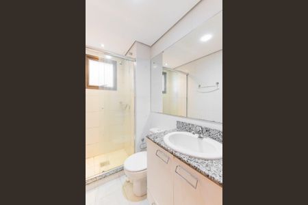 Banheiro 1 de apartamento para alugar com 3 quartos, 90m² em Petrópolis, Porto Alegre