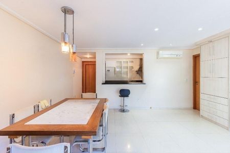 Sala  de apartamento para alugar com 3 quartos, 90m² em Petrópolis, Porto Alegre