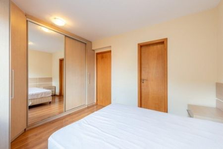 Quarto 1 de apartamento para alugar com 3 quartos, 90m² em Petrópolis, Porto Alegre