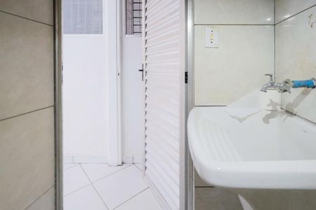Casa para alugar com 40m², 1 quarto e sem vagaBanheiro  / Tanque 
