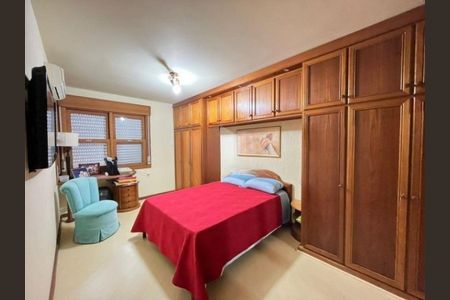 Quarto 1 de apartamento para alugar com 2 quartos, 195m² em Bela Vista, Porto Alegre