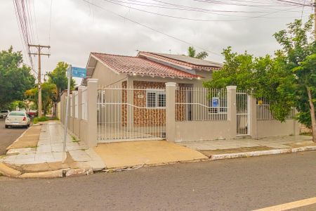 Casa à venda com 120m², 3 quartos e 2 vagasFachada