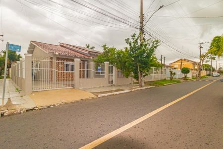 Casa à venda com 120m², 3 quartos e 2 vagasFachada