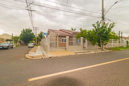 Casa à venda com 120m², 3 quartos e 2 vagasFachada