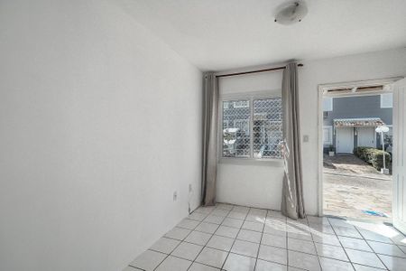 Sala de casa de condomínio para alugar com 2 quartos, 75m² em Morro Santana, Porto Alegre