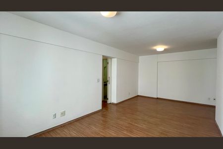 Sala de apartamento à venda com 2 quartos, 91m² em Vila Madalena, São Paulo