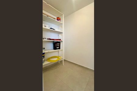 Apartamento para alugar com 91m², 2 quartos e 1 vaga Apartamento para alugar com 91m², 2 quartos e 1 vagaDespensa