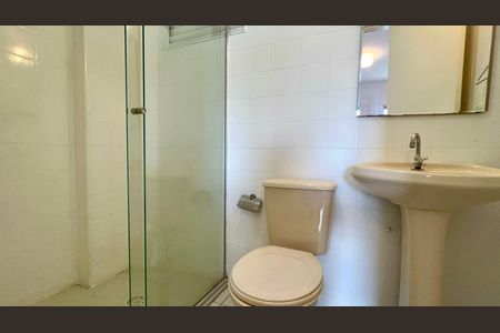 Apartamento para alugar com 91m², 2 quartos e 1 vaga Apartamento para alugar com 91m², 2 quartos e 1 vagaBanheiro da Suíte 2