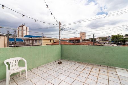 Casa à venda com 100m², 3 quartos e 2 vagas Casa à venda com 100m², 3 quartos e 2 vagasVaranda