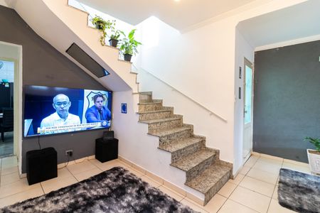 Casa à venda com 100m², 3 quartos e 2 vagas Casa à venda com 100m², 3 quartos e 2 vagasSala