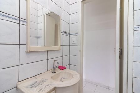 Casa à venda com 100m², 3 quartos e 2 vagas Casa à venda com 100m², 3 quartos e 2 vagasBanheiro 2