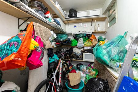 Casa à venda com 100m², 3 quartos e 2 vagas Casa à venda com 100m², 3 quartos e 2 vagasQuarto de Serviço