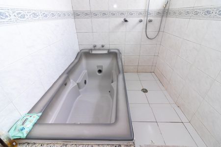 Casa à venda com 100m², 3 quartos e 2 vagas Casa à venda com 100m², 3 quartos e 2 vagasBanheiro da Suíte