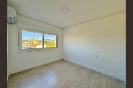 Sala  de apartamento para alugar com 2 quartos, 59m² em Jardim do Salso, Porto Alegre