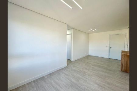 Sala  de apartamento para alugar com 2 quartos, 59m² em Jardim do Salso, Porto Alegre