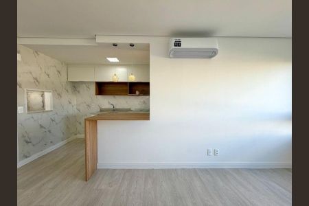 Sala  de apartamento para alugar com 2 quartos, 59m² em Jardim do Salso, Porto Alegre
