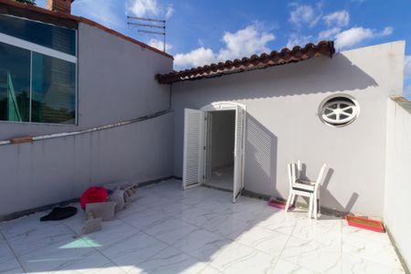 Casa à venda com 135m², 2 quartos e 2 vagasVaranda