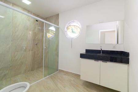 Casa à venda com 135m², 2 quartos e 2 vagasBanheiro da Suíte 1