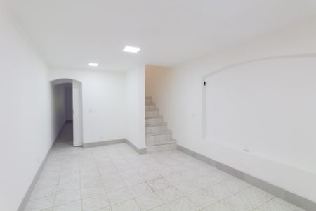 Casa à venda com 135m², 2 quartos e 2 vagasSala