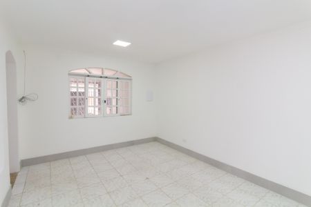 Casa à venda com 135m², 2 quartos e 2 vagasSala