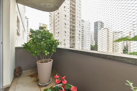 Apartamento à venda com 200m², 4 quartos e 2 vagasSuite - Varanda