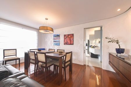 Apartamento à venda com 200m², 4 quartos e 2 vagasSala