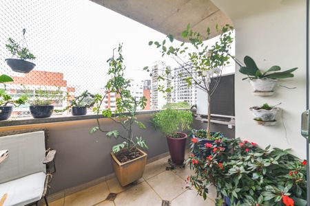 Apartamento à venda com 200m², 4 quartos e 2 vagasSala - Varanda