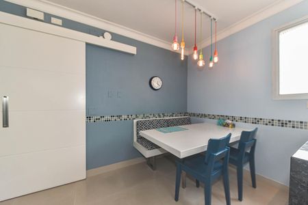 Apartamento à venda com 200m², 4 quartos e 2 vagasCozinha