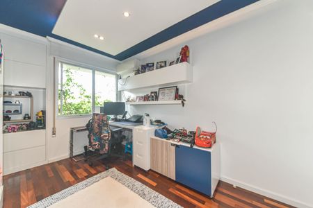 Apartamento à venda com 200m², 4 quartos e 2 vagasQuarto 2