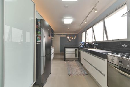 Apartamento à venda com 200m², 4 quartos e 2 vagasCozinha