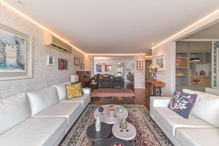 Apartamento à venda com 200m², 4 quartos e 2 vagasSala