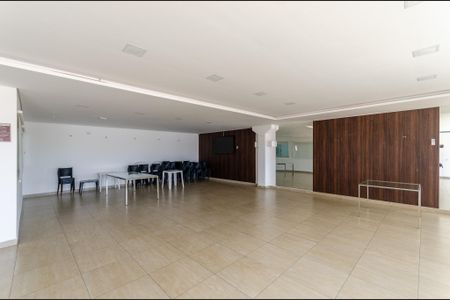 Apartamento à venda com 43m², 2 quartos e 1 vaga Apartamento à venda com 43m², 2 quartos e 1 vagaÁrea comum - Salão de festas
