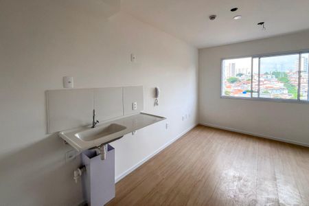 Cozinha de kitnet/studio para alugar com 1 quarto, 17m² em Vila Dom Pedro I, São Paulo