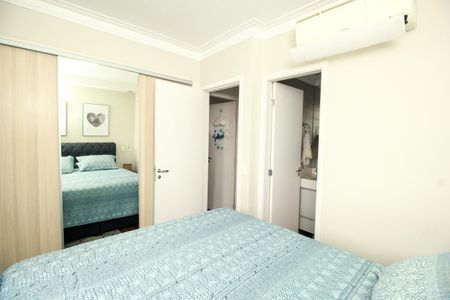 Casa à venda com 77m², 3 quartos e 2 vagasSuíte