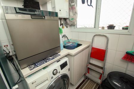 Casa à venda com 77m², 3 quartos e 2 vagasÁrea de Serviço