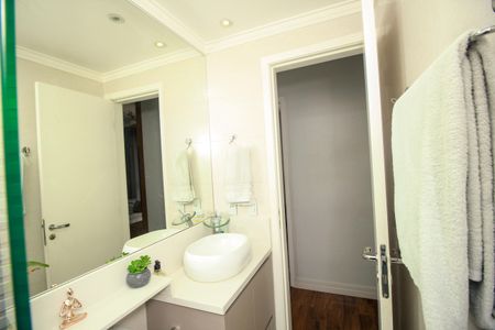 Casa à venda com 77m², 3 quartos e 2 vagasBanheiro Social