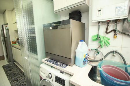 Casa à venda com 77m², 3 quartos e 2 vagasÁrea de Serviço