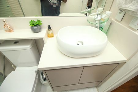 Casa à venda com 77m², 3 quartos e 2 vagasBanheiro Social