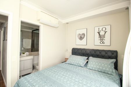 Casa à venda com 77m², 3 quartos e 2 vagasSuíte