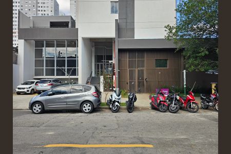 Apartamento à venda com 36m², 2 quartos e sem vaga Apartamento à venda com 36m², 2 quartos e sem vagaFachada