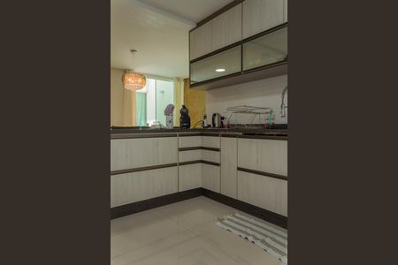 Casa à venda com 210m², 3 quartos e 4 vagas Casa à venda com 210m², 3 quartos e 4 vagasCozinha